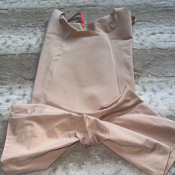 SPANX💕On Core Open-Bust Mid-Thigh Bodysuit Size L - Picture 10 of 12